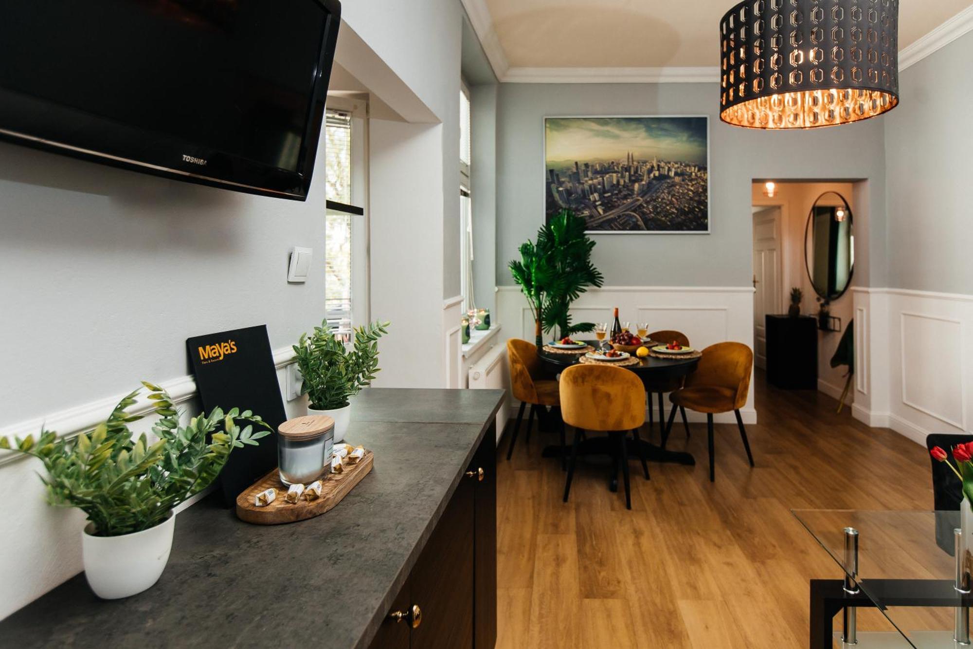 Maya's Flats & 69 - 3 In Apartament Gdańsk